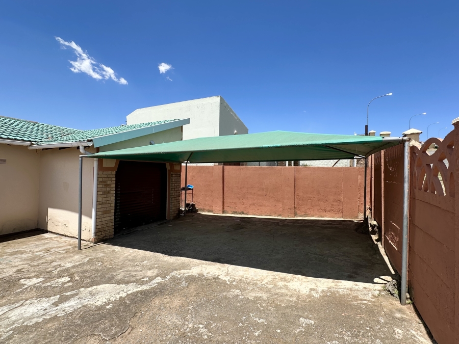 5 Bedroom Property for Sale in Mbuqu Eastern Cape